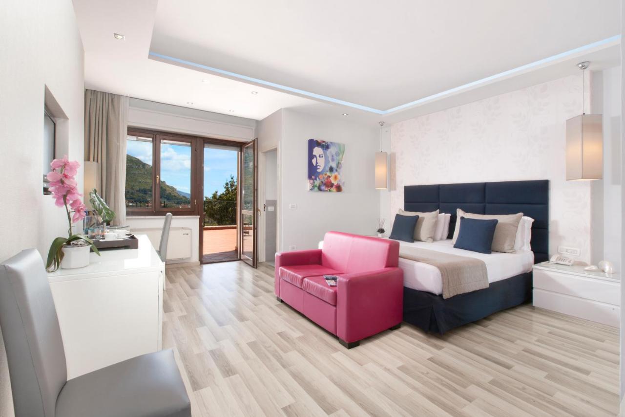 Deluxe Doppelzimmer mit Balkon und Meerblick