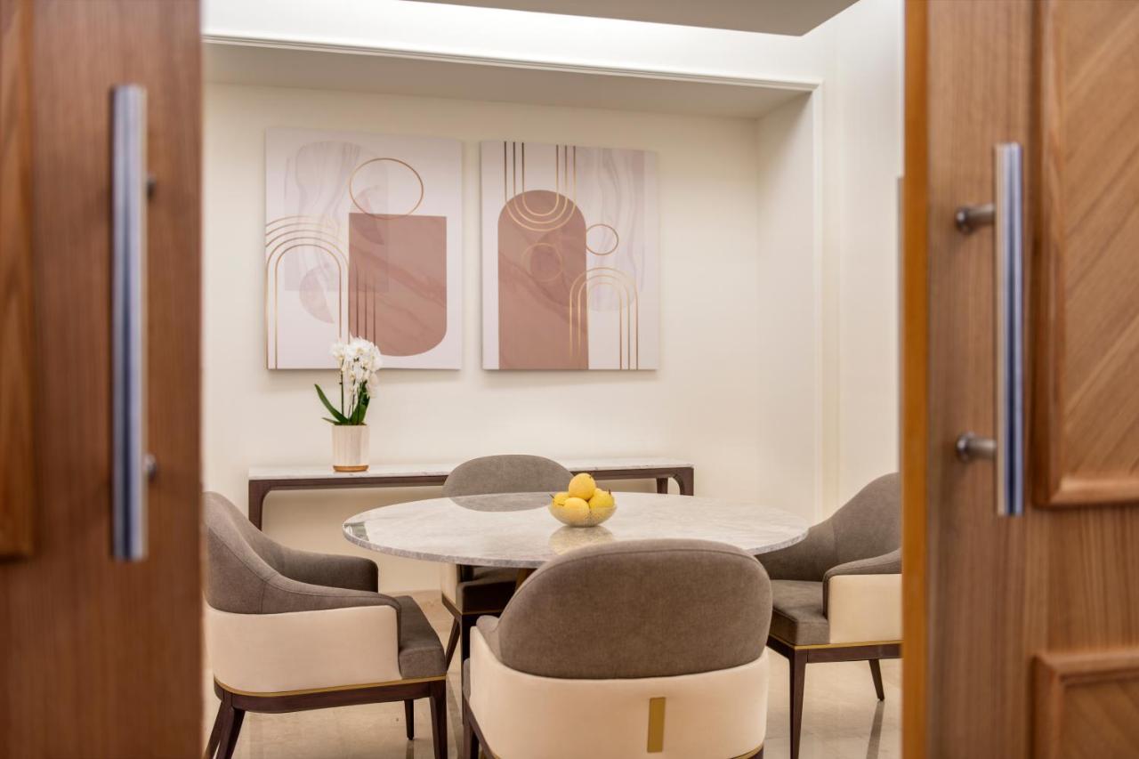 Empire Ecksuite mit 2 Schlafzimmern und Meerblick - größere Suite