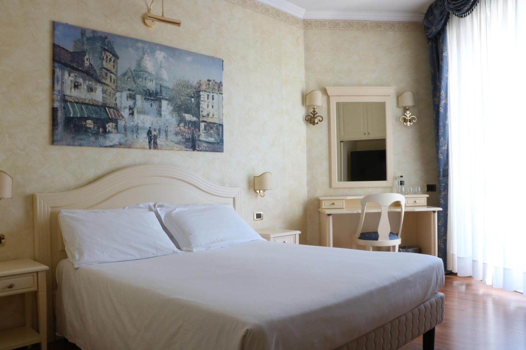 Doppel- oder Zweibettzimmer