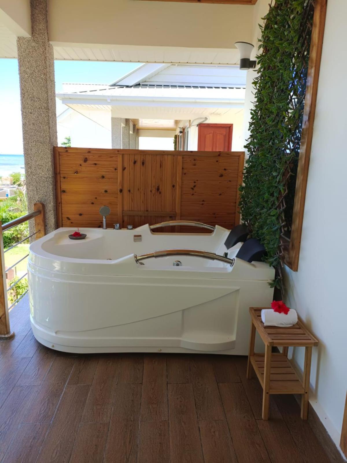 Deluxe Suite,1540517893:JPEG