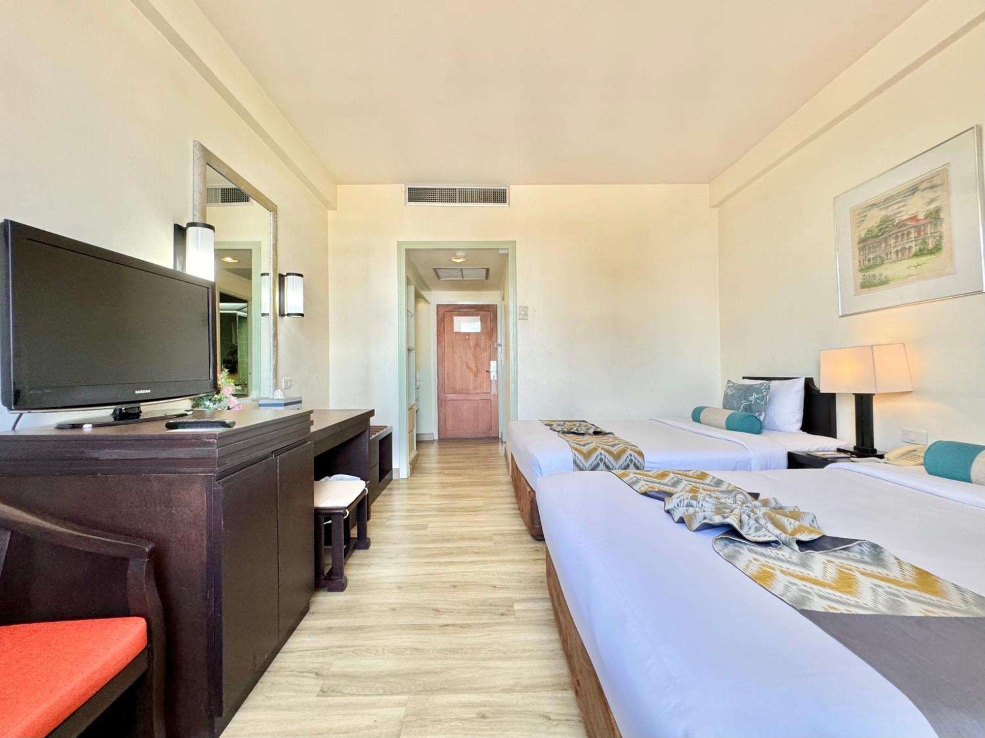 Superior Room,1598892720:JPEG