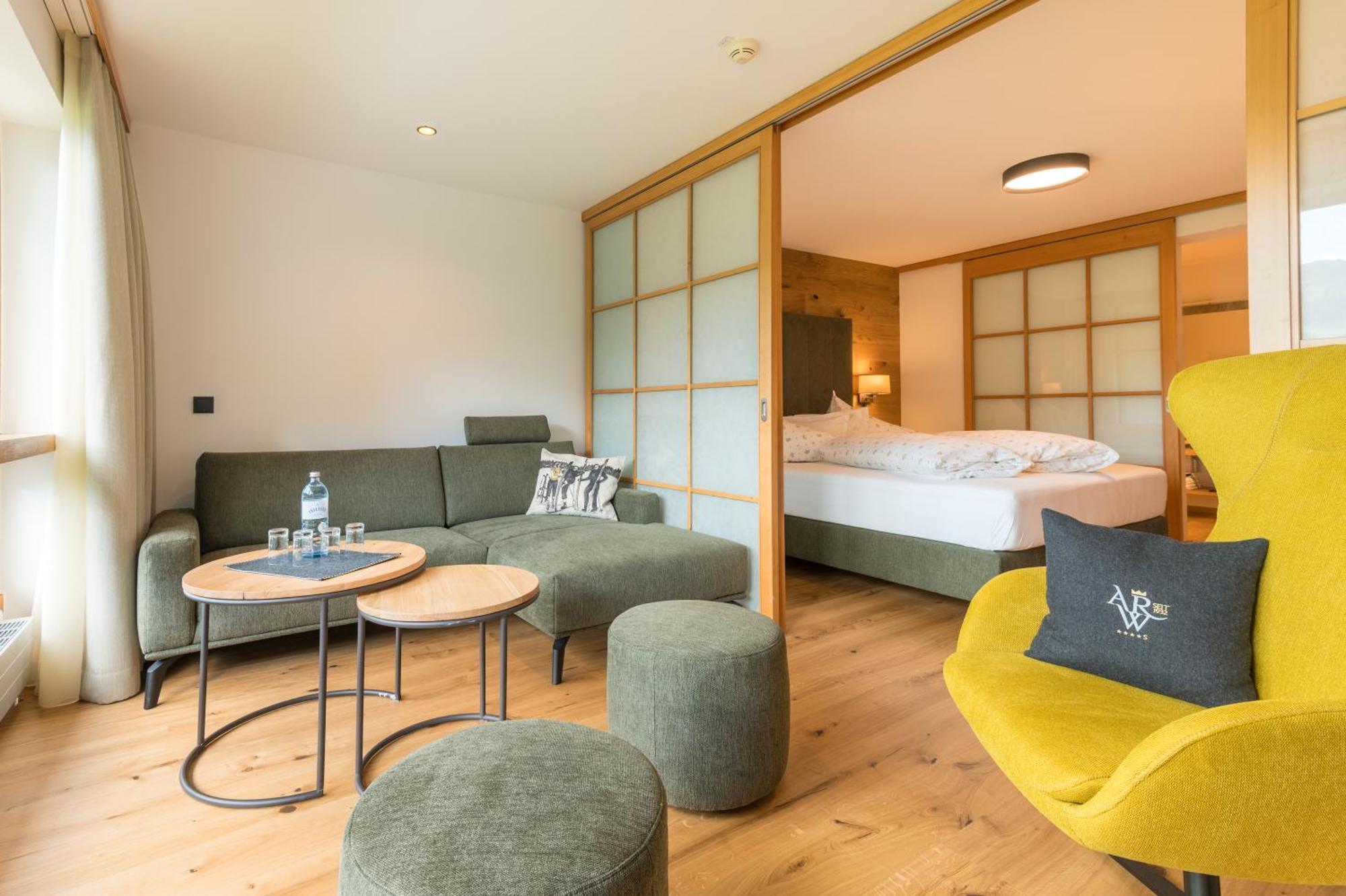 Junior Suite,1606575354:JPEG