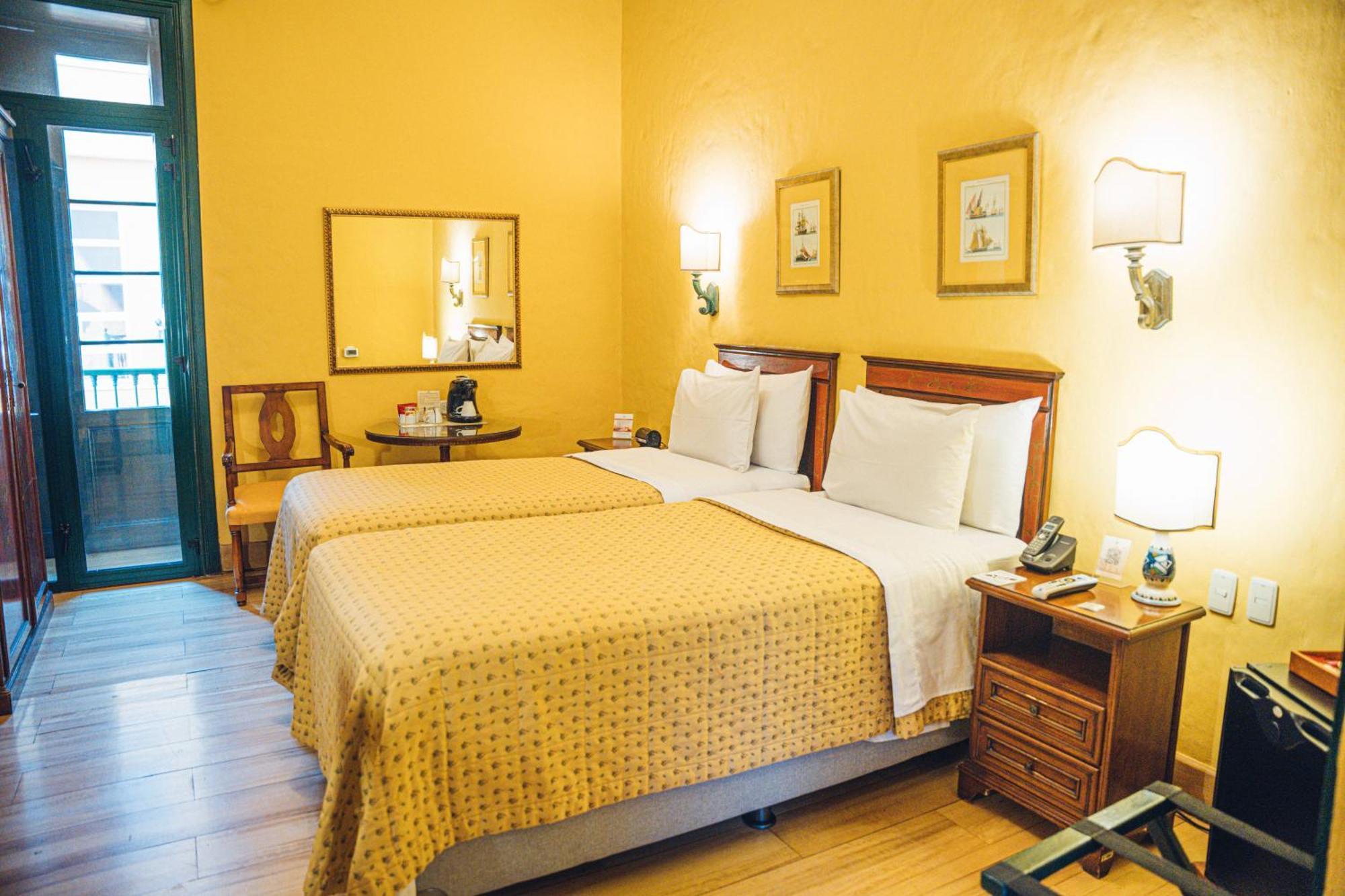 Großes Zweibettzimmer