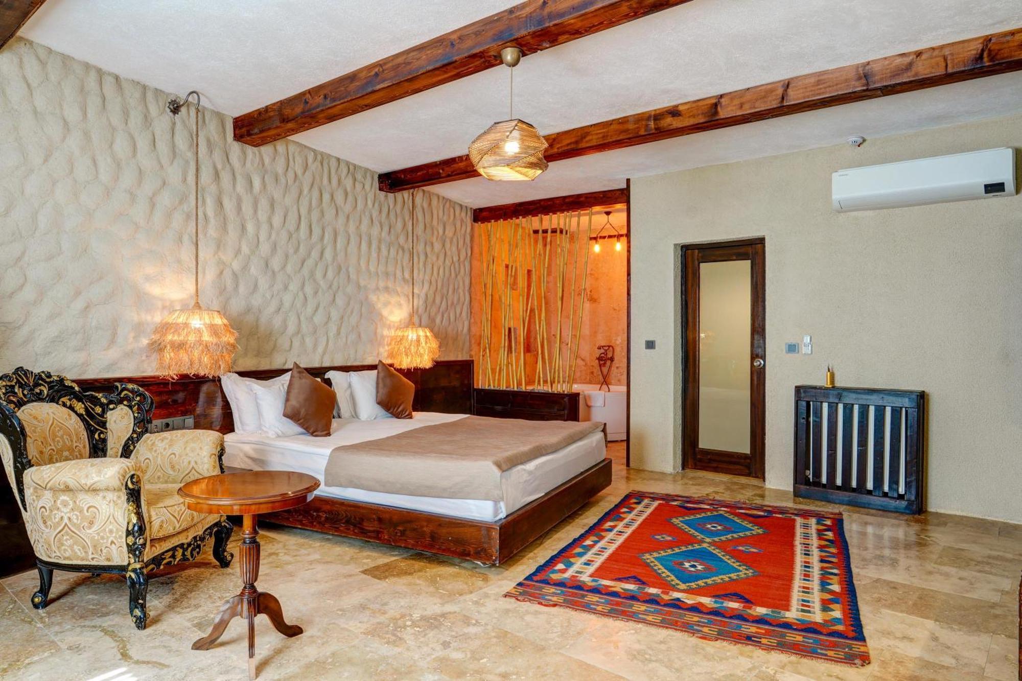 Suite Royal Stone mit Whirlpool