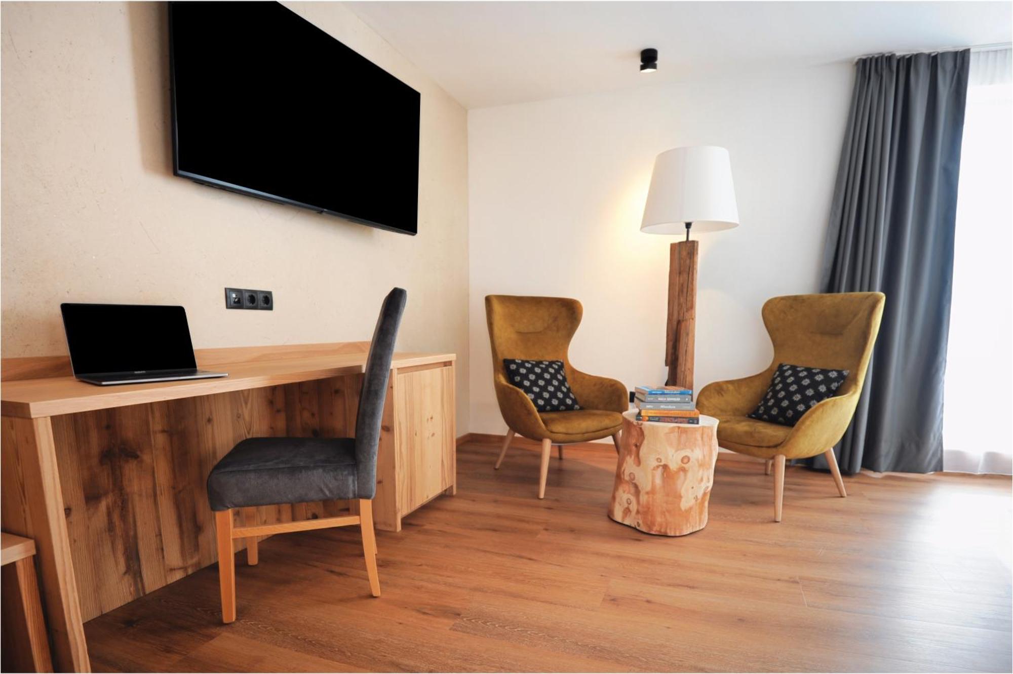 Deluxe Double or Twin Room
