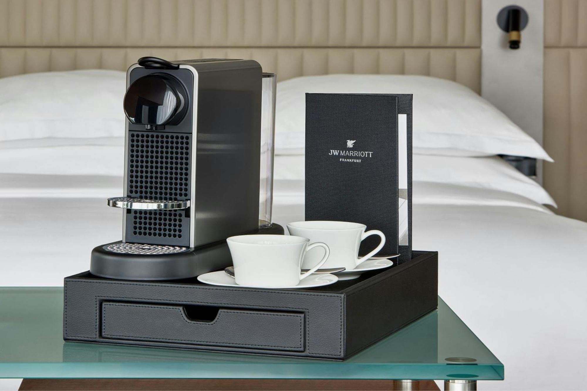 Deluxe Zimmer mit Kingsize-Bett und Panoramablick
