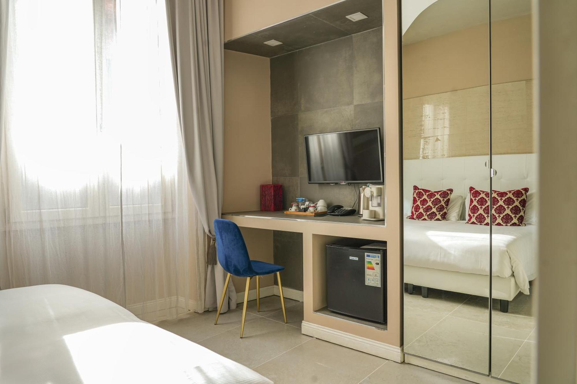 Deluxe Double Room,1706886152:JPEG
