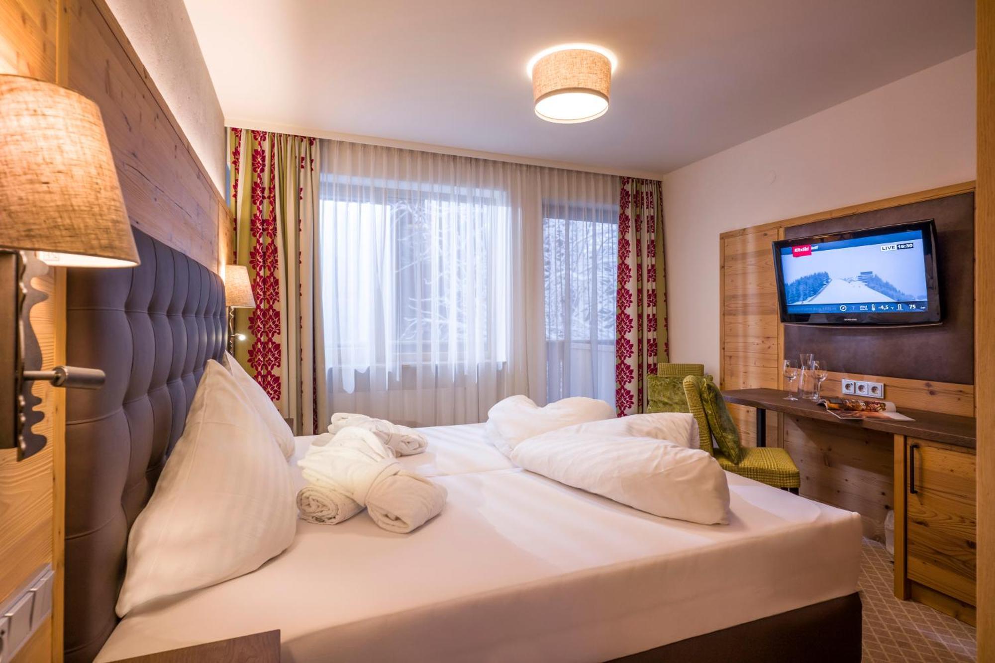 Double Room,1669823119:JPEG