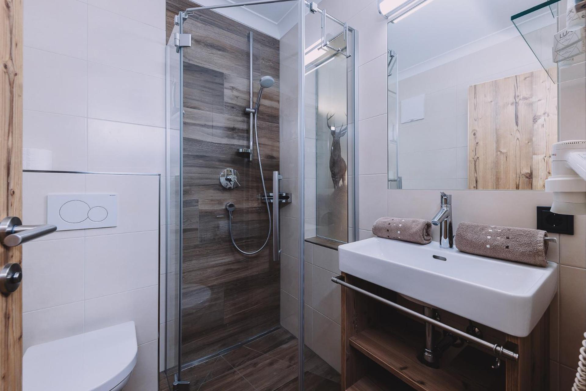 Deluxe Double Room Bath