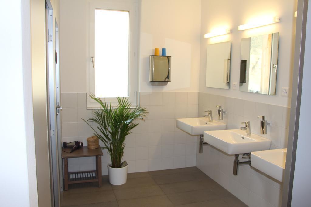 Vierbettzimmer mit Gemeinschaftsbad