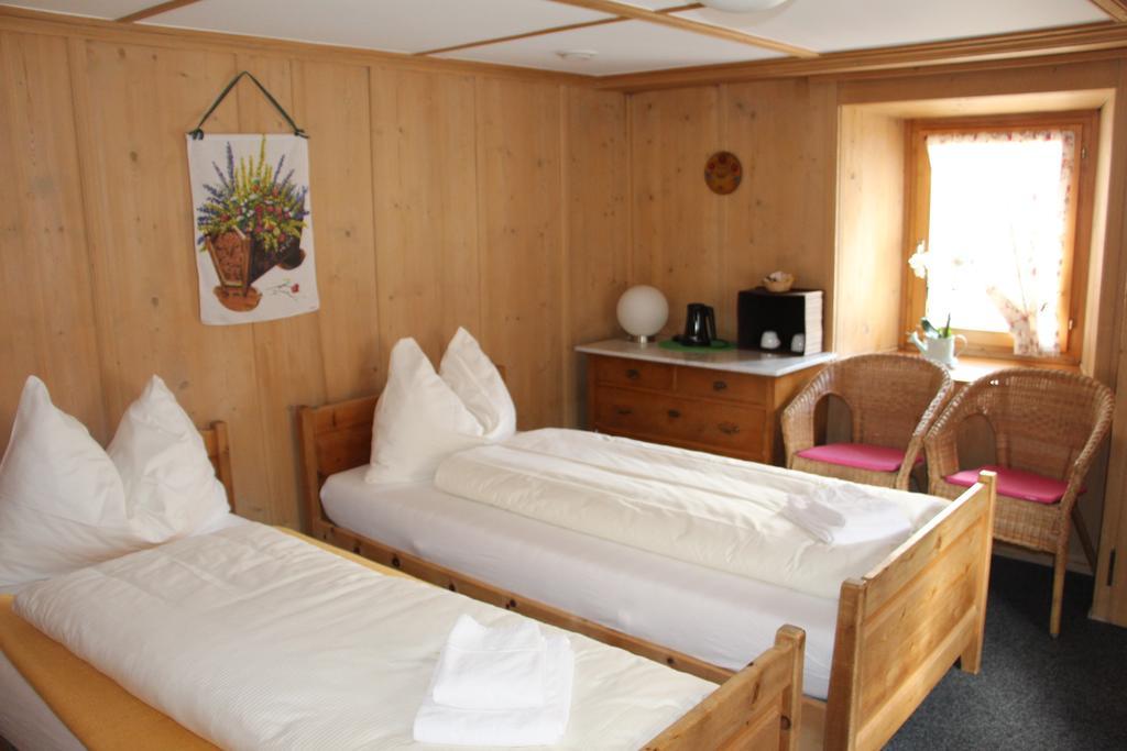 Doppelzimmer mit Gemeinschaftsbad