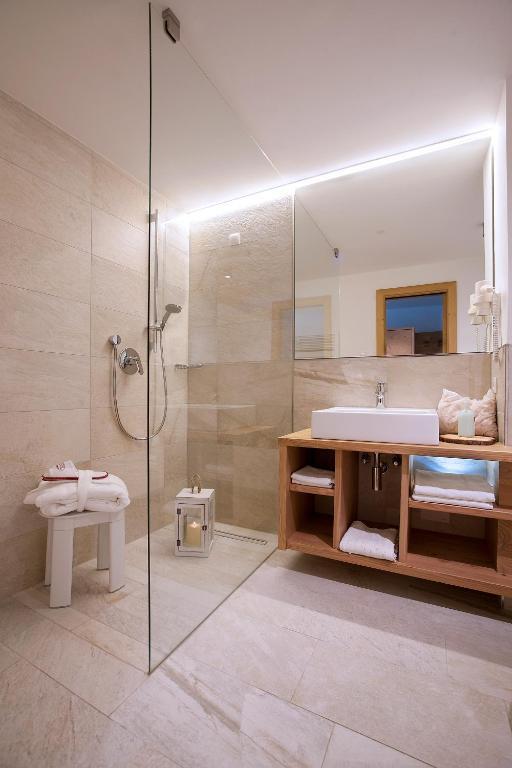 Superior Double or Twin Room Mountain View