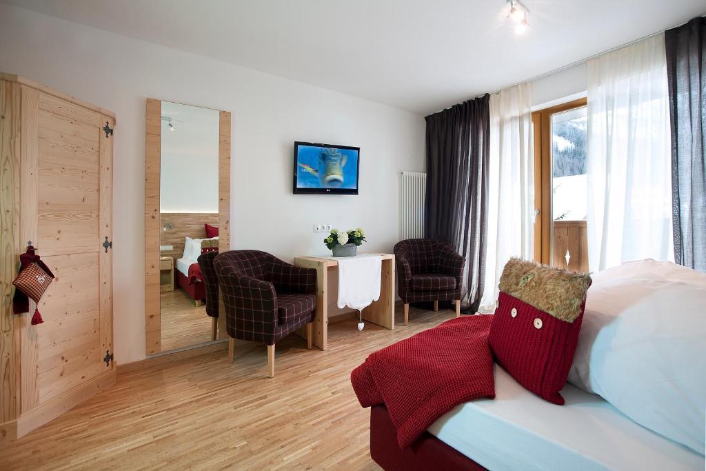 Superior Double or Twin Room Mountain View