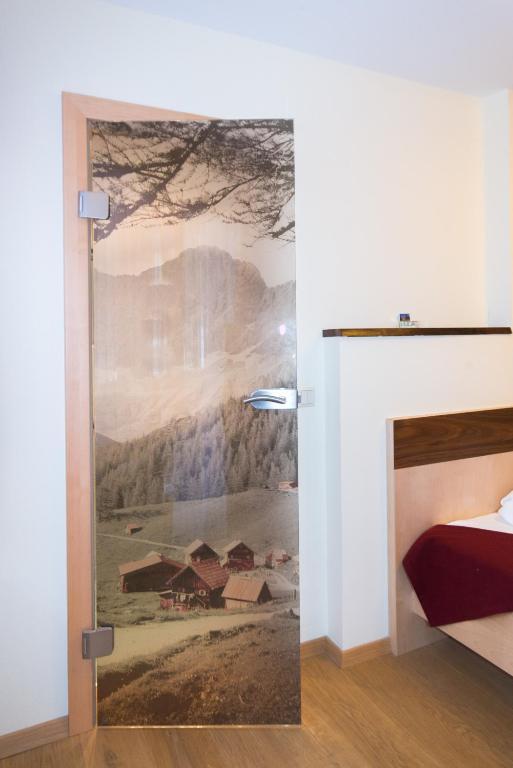 Single Room,417832767:JPEG