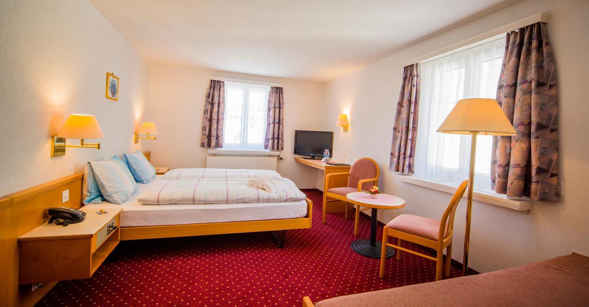 Double Room,917443966:JPEG