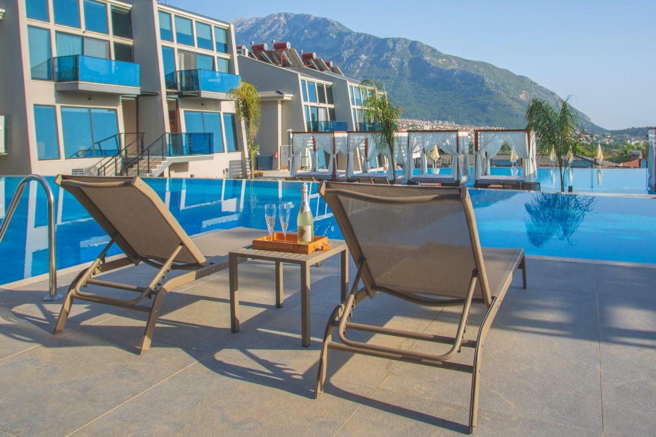 Suite mit Poolblick