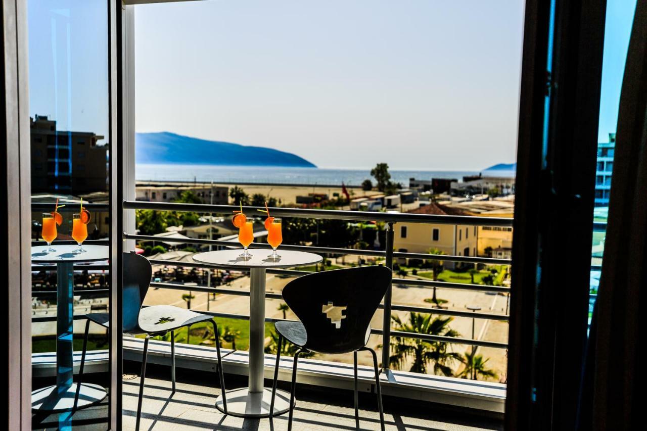Deluxe Dreibettzimmer mit Balkon