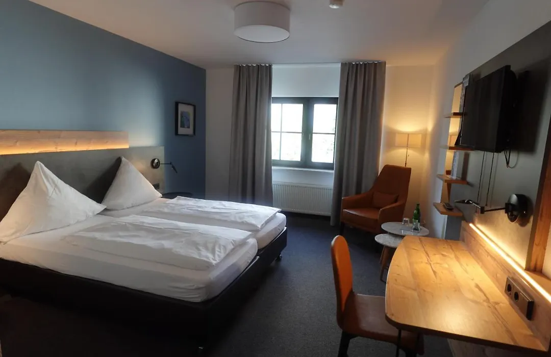 Hotel&Weinhaus Zum Schwarzen Bären-1