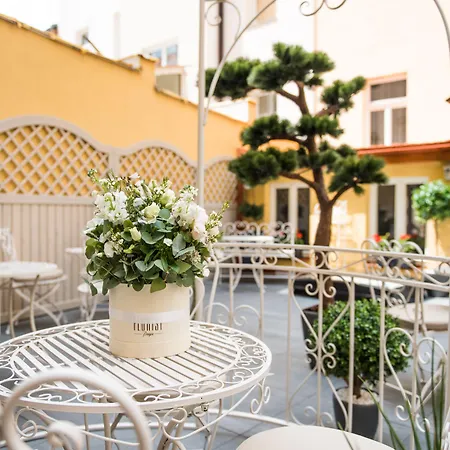 Hotel Hastal Prague Old Town-3