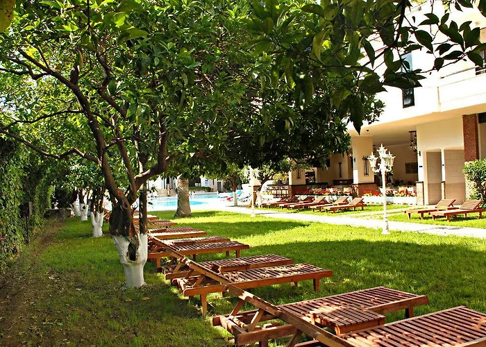 Boulevard Hotel