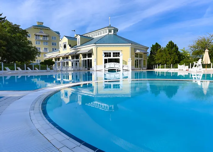 Hotel: Disney Newport Bay Club