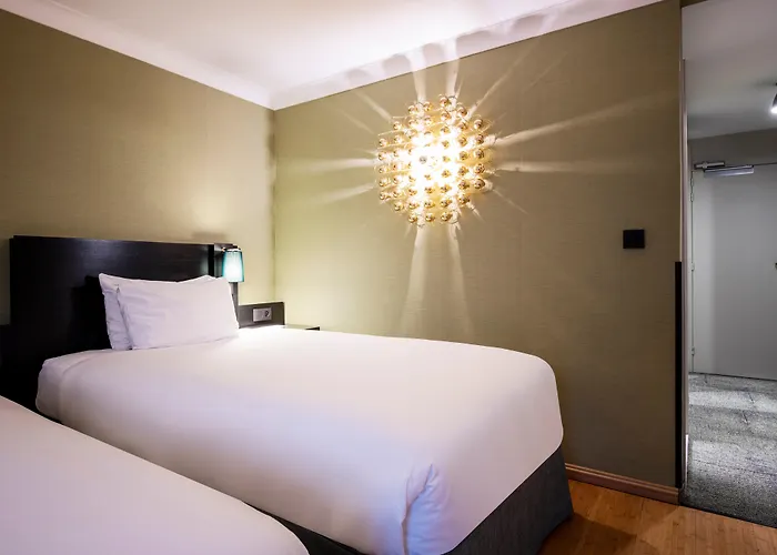 Hotel Am Strand Holiday Inn Brussels Airport By Ihg