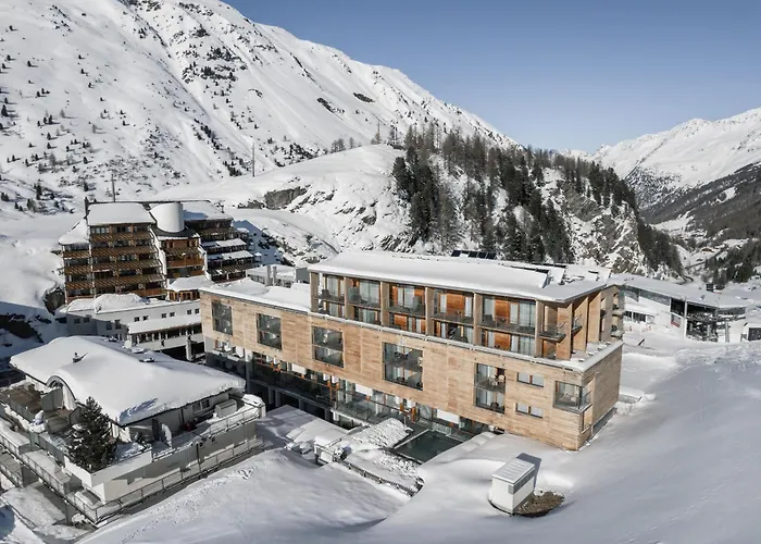 Hotel: The Crystal Vaya Unique