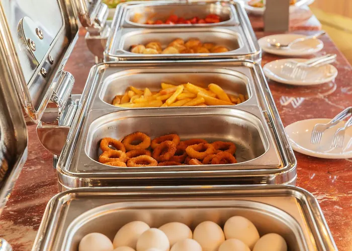 Resort: Triton Hotel