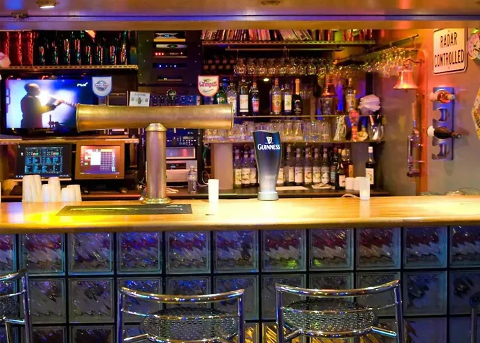 Hotel nahe College: Auberge De Jeunesse Hi Paris Le D'Artagnan