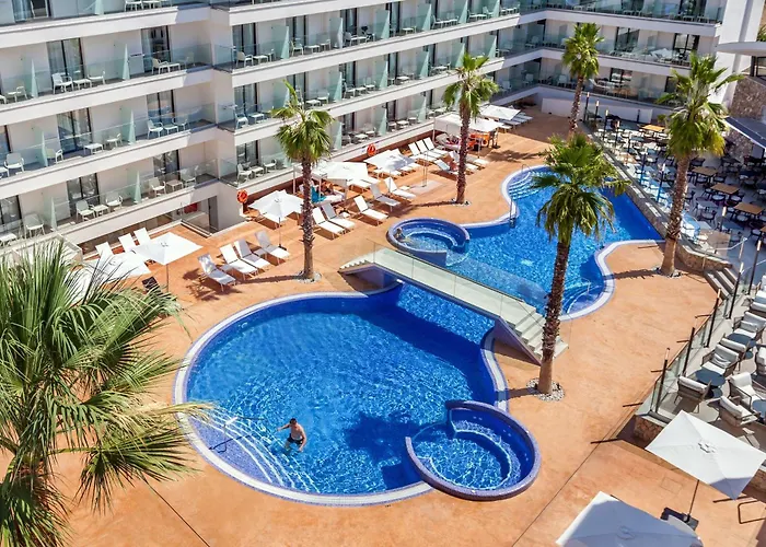 Morlans Suites - Adults Only