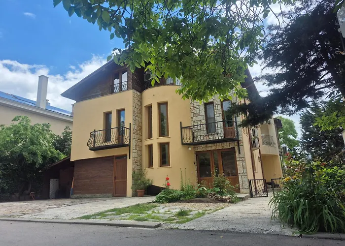 Gästehaus: Villa Maxim - Free Parking