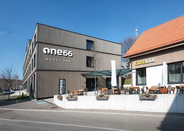 Hotel One66