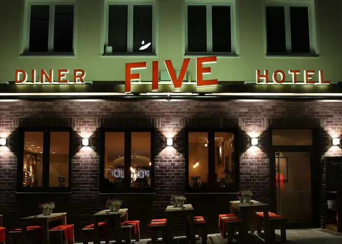 Hotel FIVE