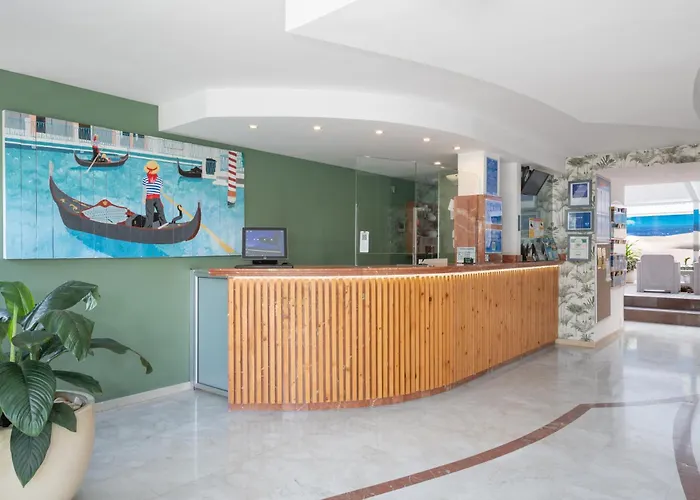Hotel nahe College: Apartamentos Las Gondolas