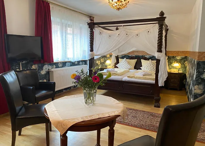 Kreuzerhof Hotel Garni