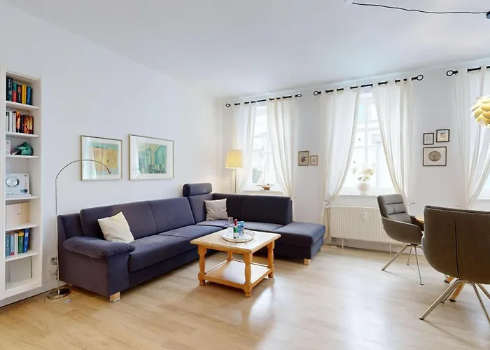 Villa Strandblick in Binz, FeWo direkt am Strand mit Balkon und seitlichem Meerblick