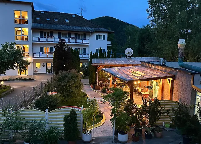  Loving Hut & Restaurant