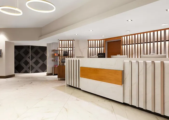 Crowne Plaza Seattle Newly Renovated With No Resort Fee