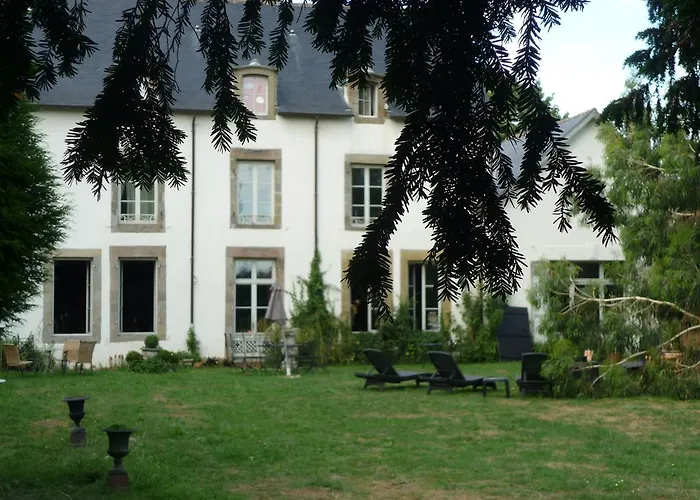 Domaine De La Bastille, Manoir Du Xvll, Bed And Breakfast